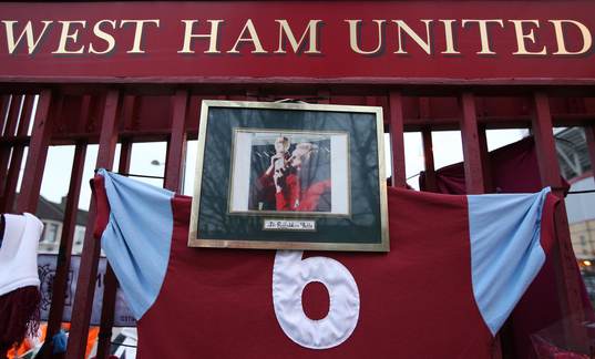 Football - West Ham United v Tottenham Hotspur - Barclays