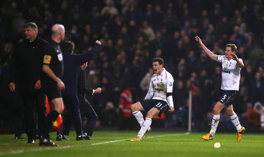 Football - West Ham United v Tottenham Hotspur - Barclays