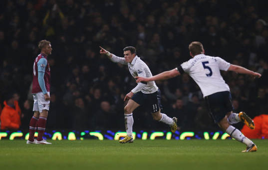 Football - West Ham United v Tottenham Hotspur - Barclays
