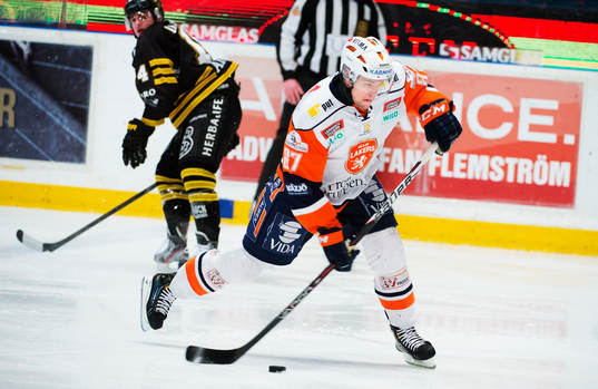 Robert Rosén, Växjö, skjuter
