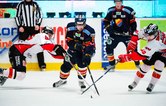 Marcus Wallmark och Erik Nyström, Karlskrona, försöker