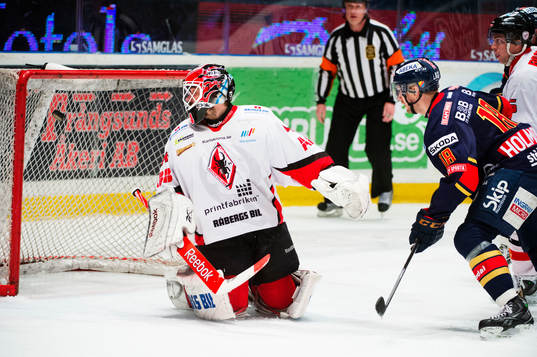 Michael Holmqvist, Djurgården, ser 2-0 gå in bakom Timo