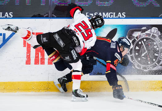 Patrik Ruiz, Karlskrona, tacklar Alexander Falk, Djurgården