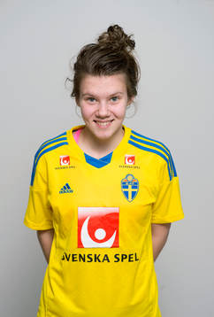 Moa Karlström, Sverige
