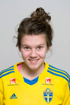 Moa Karlström, Sverige
