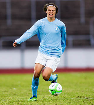 Simon Thern, Malmö FF, skadar baksidan av låret i en