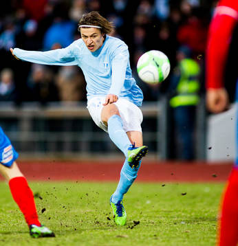 Simon Thern, Malmö FF, skjuter