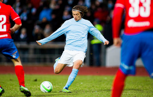 Simon Thern, Malmö FF, skjuter