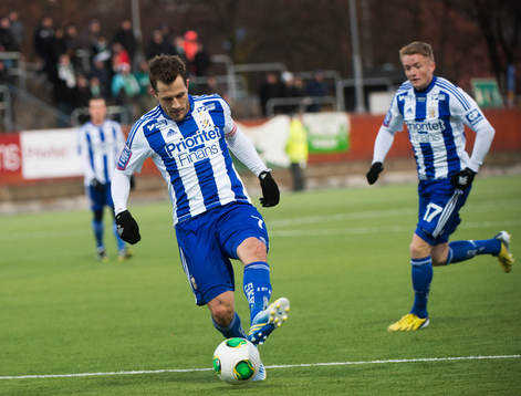 Tobias Hysén, IFK Göteborg, klackar till Sam Larsson