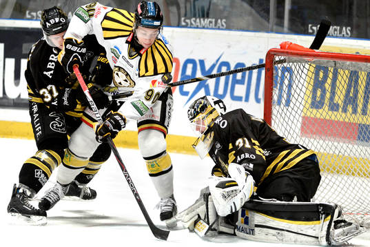 Johan Harju, Brynäs oroar framför Daniel Larsson,