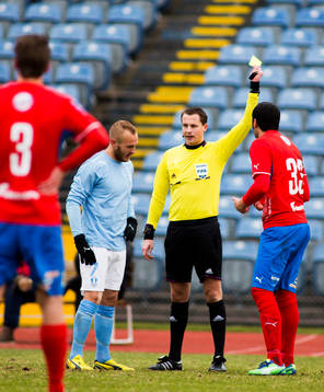 Andreas Ekberg, domare, ger, Magnus Eriksson, Malmö FF,