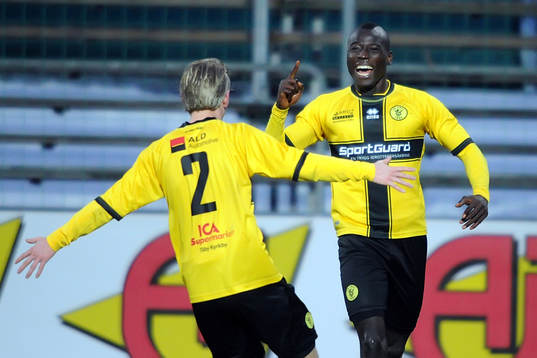 2-1 jubel genom mål av Alhaji Kamara i Frej, han