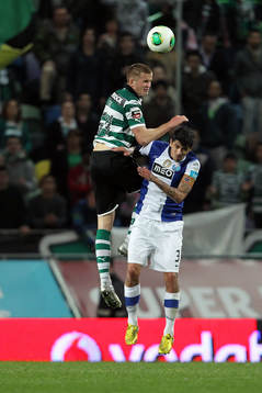 Eric Dier  / Lucho Gonzalez - 03.03.2013 - Sporting/  Porto