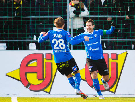Jesper Westerberg och Stefan Selakovic, Halmstad, jublar