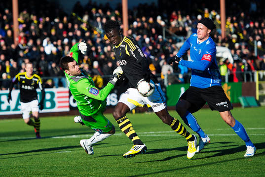 Kwame Amponsah Karikari, AIK, oroar framför Stojan Lukic,