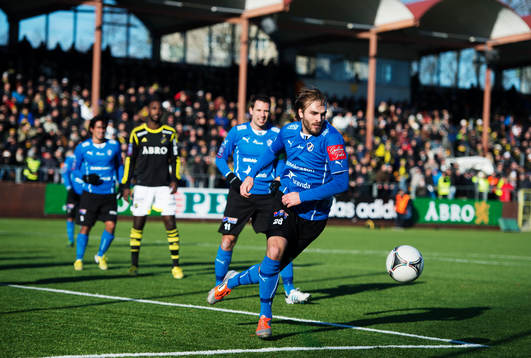 Jesper Westerberg, Halmstad, jagar bollen