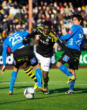 Kwame Amponsah Karikari, AIK, kämpar mot Richard Magyar