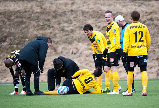 Haris Radetinac, Mjällby, fälldes av Andreas Dahl,