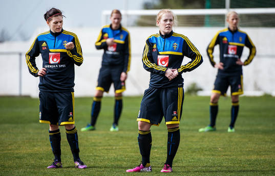 Susanne Moberg och Carina Holmberg, Sverige