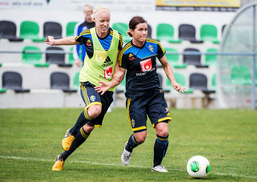 Närkamp mellan Caroline Seger och Hanna Folkesson, Sverige
