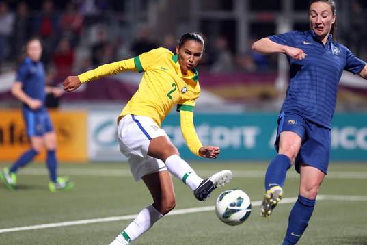 Poliana MEDEIROS - 05.03.2013 - France / Bresil - Feminines