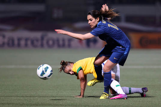 Louisa NECIB - 05.03.2013 - France / Bresil - Feminines -