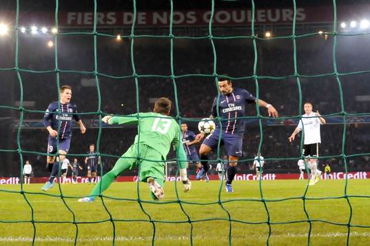 But de Ezequiel LAVEZZI - 06.03.2013 - Paris Saint Germain
