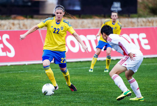 Olivia Schough, Sverige, debuterar i landslaget