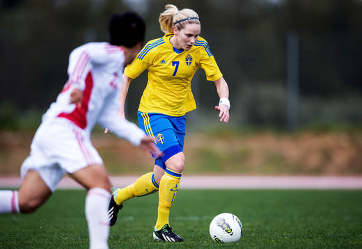 Lisa Dahlkvist, Sverige