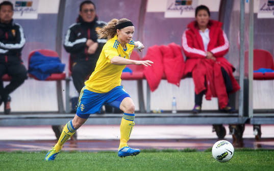 Sara Thunebro, Sverige