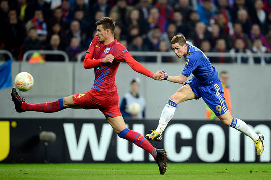 Fernando Torres / Lukasz Szukala - 07.03.2013 - Steaua