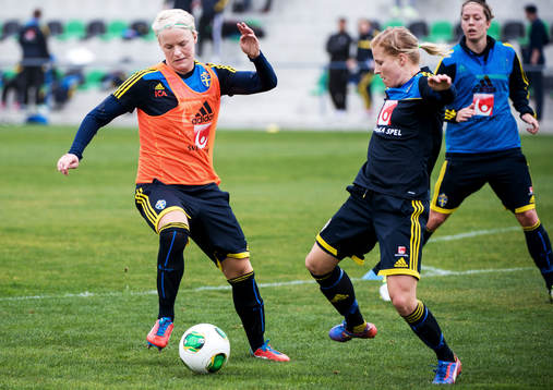 Nilla Fischer, utmanas av Annica Svensson, Sverige