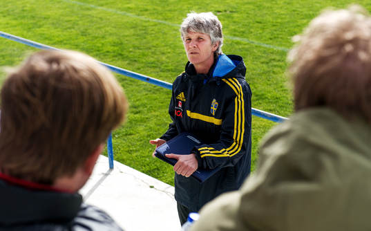 Pia Sundhage, förbundskapten, Sverige, håller föredrag