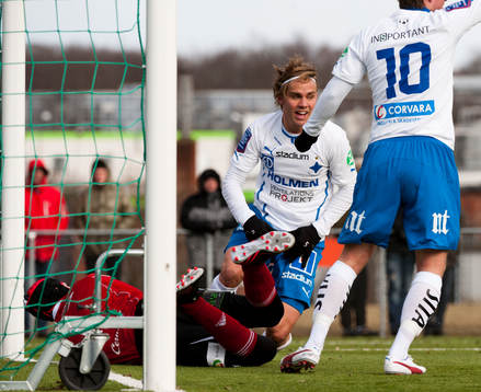 Christoffer Nyman, skjuter in bolen i mål, Gunnar Heidar
