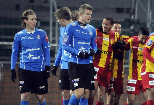 2-1 målet,Halmstads nr 17 Oliver Silverholt och nr 25