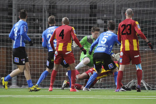 2-1 mållet gjordes av Syrianska nr 14 Sebastian Svard