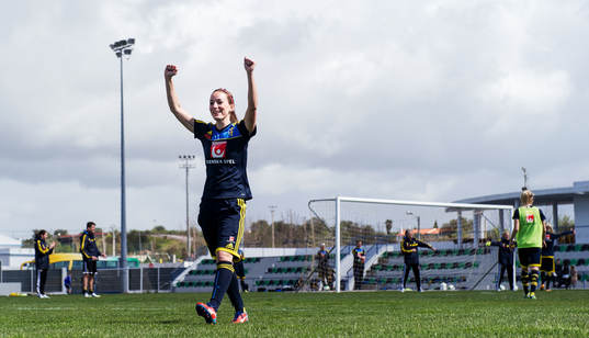 Kosovare Asllani, Sverige, jublar
