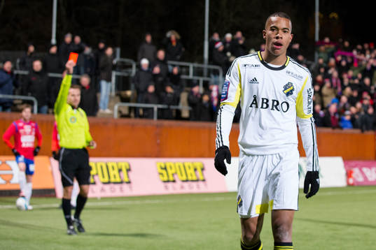 Robin Quaison, AIK får rött kort i slutet av matchen
