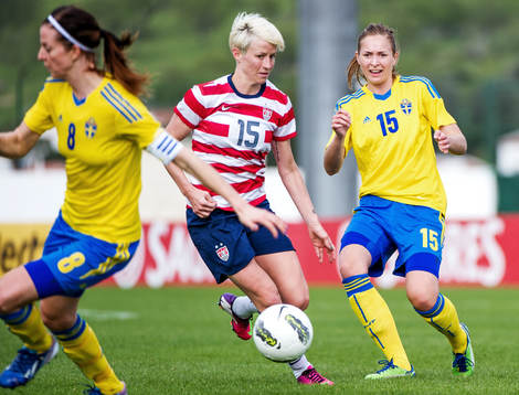 Emmelie Konradsson, Sverige, passar förbi Emmelie