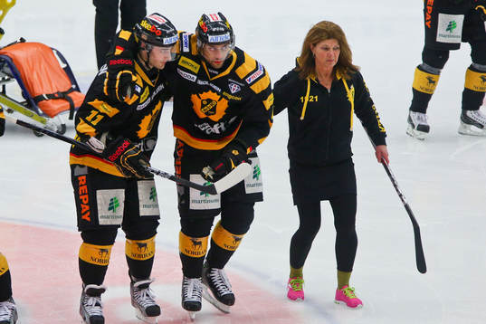 Pierre Edouard Bellemare får hjälp av isen av Karin