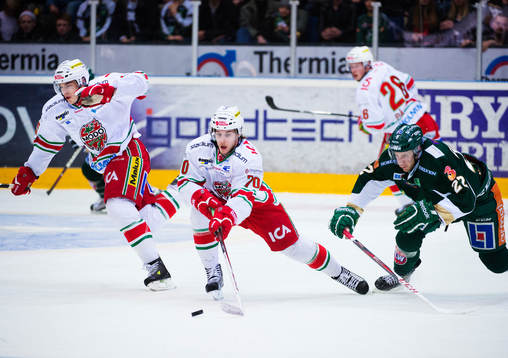 Kyle Cumiskey och Mario Kempe, Modo, åker ifrån Per