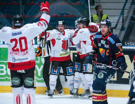 Örebro-spelarna jublar