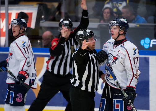 Domarna visar ut Carl Söderberg, Linköping