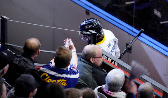 HV71 nr 91	 Andreas Jämtin får matchstraff