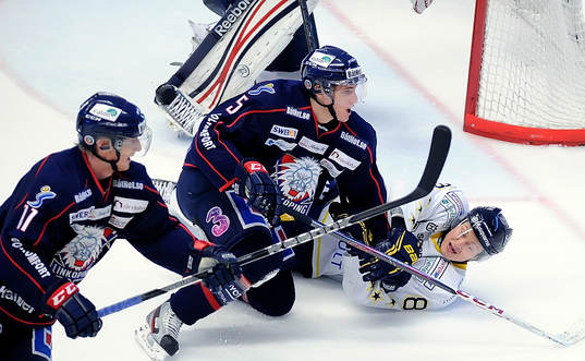 Linköpings nr 11  Simon Hjalmarsson och 5 Mattias Bäckman