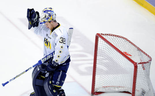HV71 målvakt nr 32	 Gustaf Wesslau