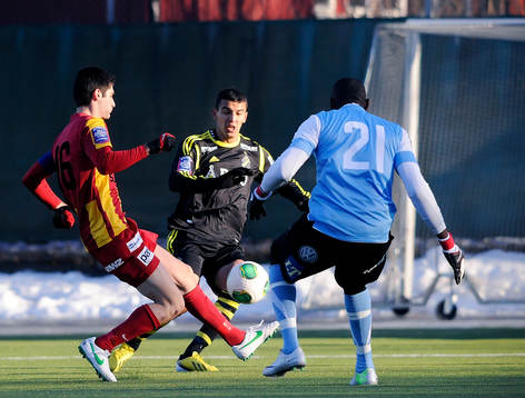 Syrianska nr 16 Rabi Elia och Syrianska målvakt nr 21