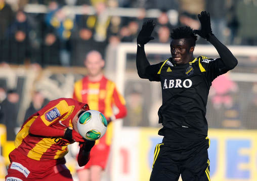 AIKs nr 22 Kwame Amponsah Karikari kommer