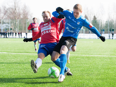 Gudjon Baldvinsson, Halmstad mot Christofer Bengtsson,