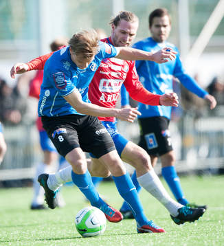 Emil Karlsson, Örgryte, jagar Kristoffer Fagercrantz,